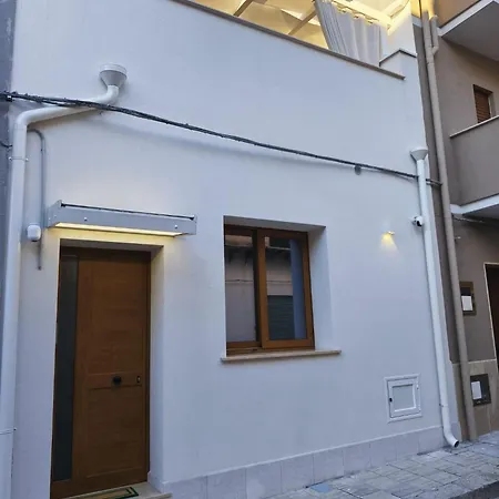 Damasa House Πανσιόν Balestrate