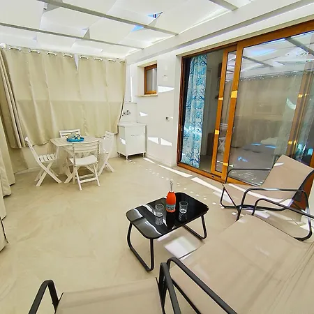 Damasa House Pensionat 3*
